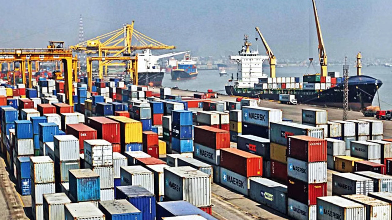 টানা তিন মাস রপ্তানি আয়ে পতন, অক্টোবরে কমেছে ৭ দশমিক ৪৩ শতাংশ