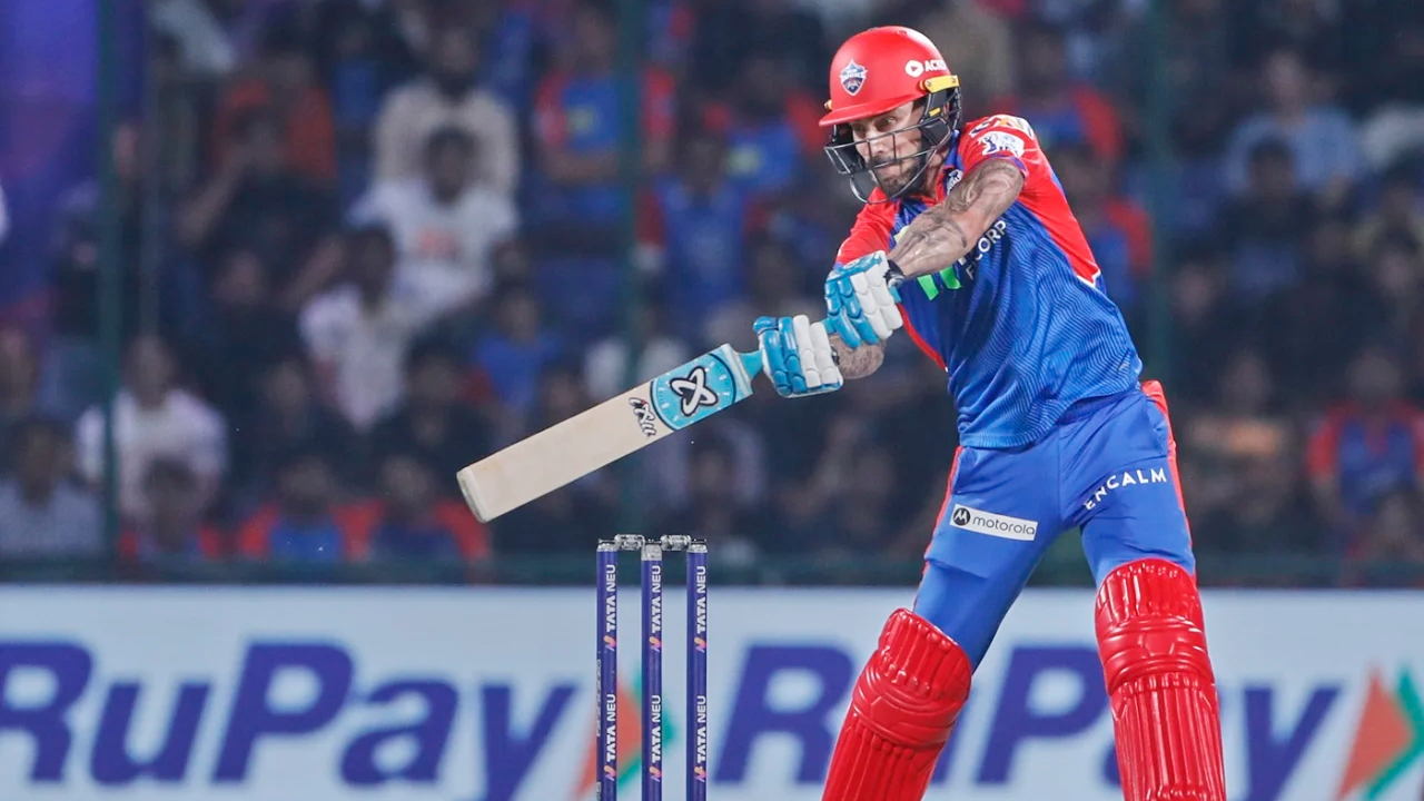 ফাফ ডু প্লেসির আইপিএল থেকে নাম প্রত্যাহার, আসন্ন পিএসএলে খেলার ঘোষণা