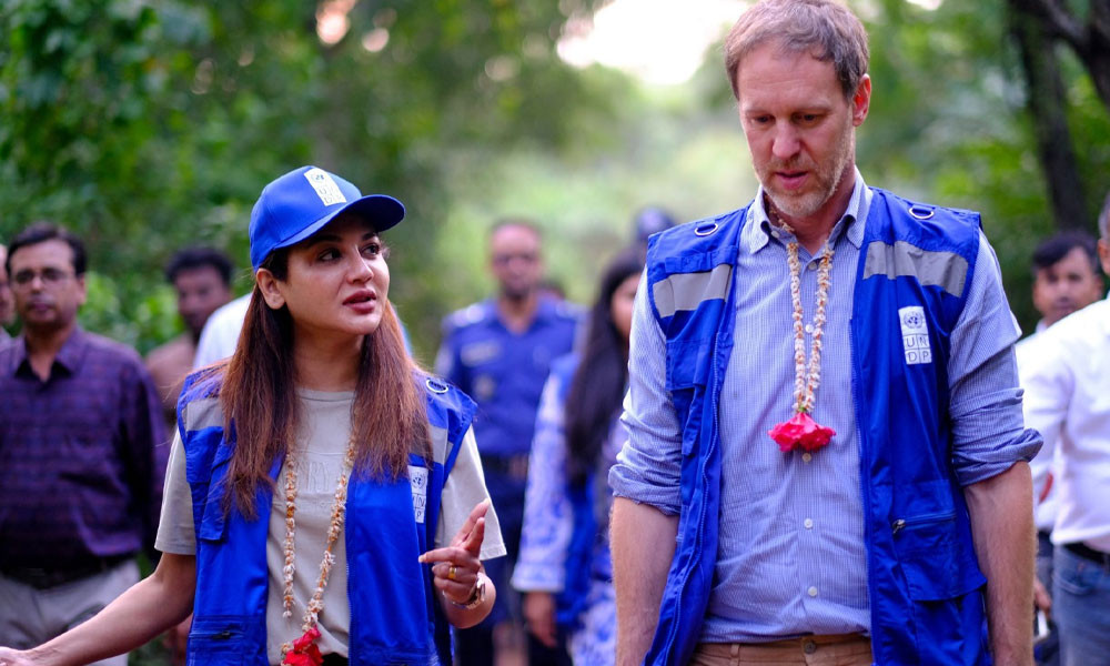 জলবায়ু পরিবর্তনের বাস্তবতা প্রত্যক্ষ করতে খুলনার দাকোপে ইউএনডিপি শুভেচ্ছা দূত জয়া আহসান