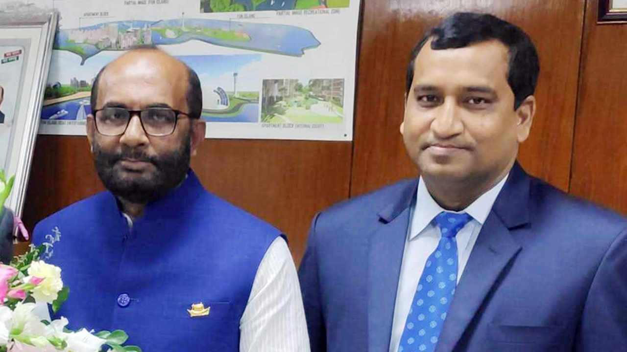 পিরোজপুরে শাহজালাল ইসলামী ব্যাংকের কর্মকর্তা শামীম শেখ গ্রেপ্তার