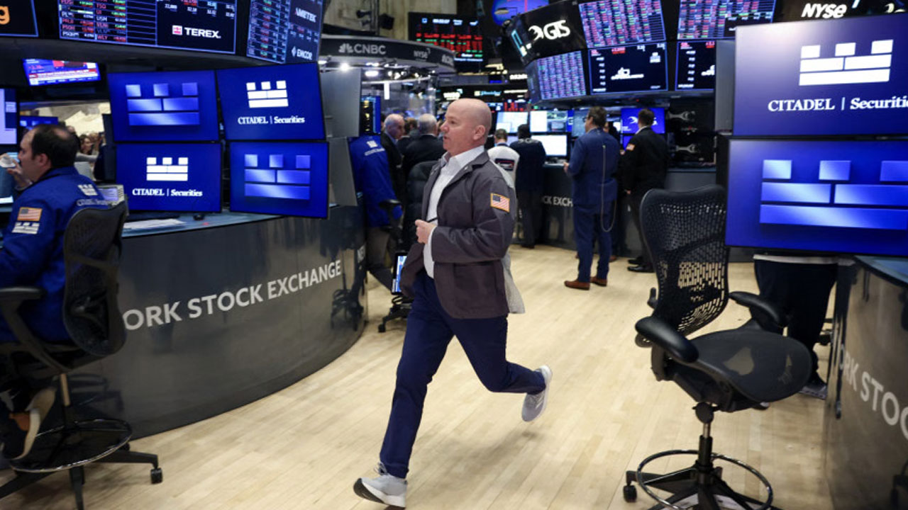 মার্কিন সরকারি অচলাবস্থা ও এআই বিনিয়োগ উদ্বেগে বৈশ্বিক শেয়ারবাজারে পতন