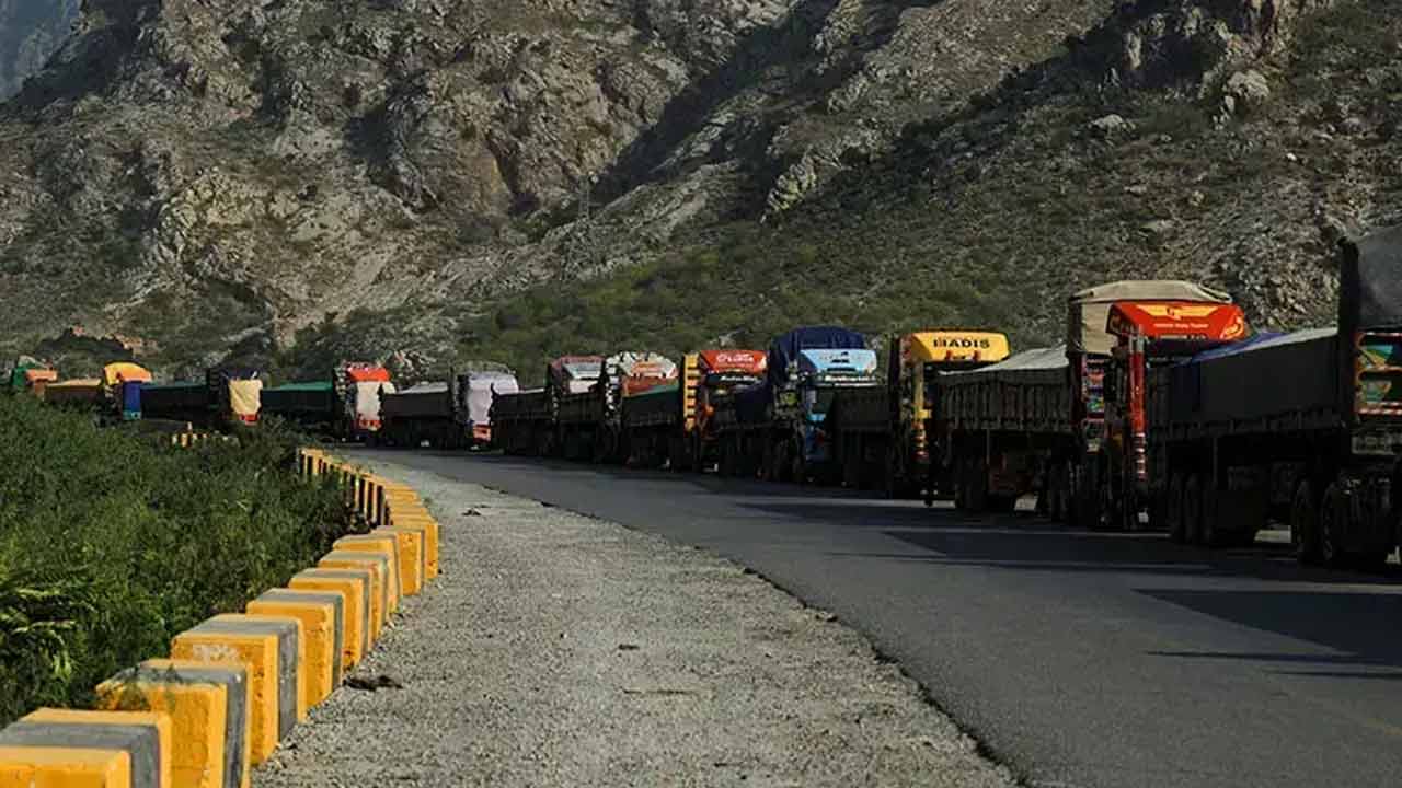 পাকিস্তানের ওপর অর্থনৈতিক নির্ভরতা কমাতে চায় আফগানিস্তান, মধ্য এশিয়ার সঙ্গে বাণিজ্য বাড়ানোর পরিকল্পনা