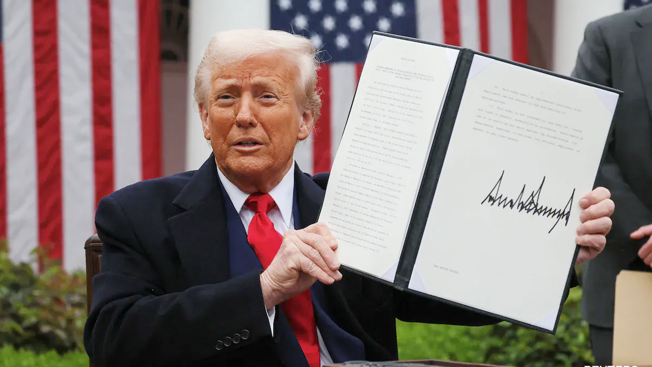 শুল্ক প্রত্যাহারের ঘোষণা, ভারতের খাদ্যপণ্যসহ বিভিন্ন পণ্যের ওপর থেকে শুল্ক প্রত্যাহার করেছেন ট্রাম্প