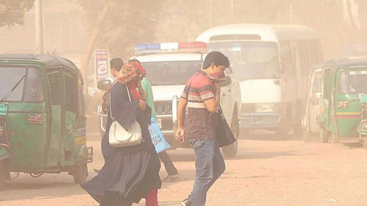 বায়ুদূষণে দিল্লি শীর্ষে, ঢাকা তৃতীয়