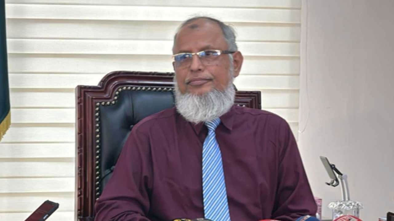 সরকারি পদে থেকে নির্বাচনে অংশগ্রহণ নিষিদ্ধ থাকবে: নির্বাচন কমিশন