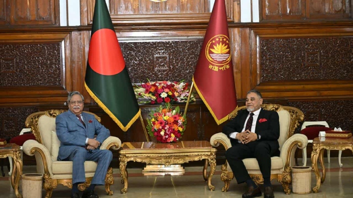 ত্রয়োদশ জাতীয় সংসদ নির্বাচন ও গণভোটের তফসিল ঘোষণার আগে রাষ্ট্রপতির সঙ্গে ইসির সাক্ষাৎ