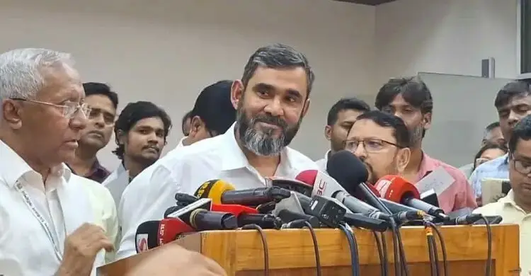 নির্বাচনের আগের রাতে সব কেন্দ্রে ব্যালট পেপার পৌঁছানোর সিদ্ধান্ত