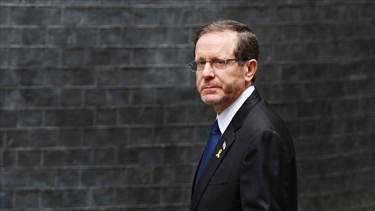 ইসরায়েলের প্রেসিডেন্টের কাছে নেতানিয়াহুর ক্ষমা প্রার্থনা, বিচারিক প্রক্রিয়া নিয়ে বিতর্ক তীব্র