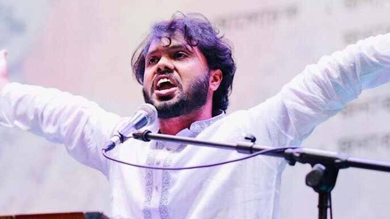 গুলিবিদ্ধ ইনকিলাব মঞ্চের মুখপাত্র ওসমান হাদির শারীরিক অবস্থার দৃশ্যমান উন্নতি নেই, বিদেশে নেওয়ার প্রস্তুতি