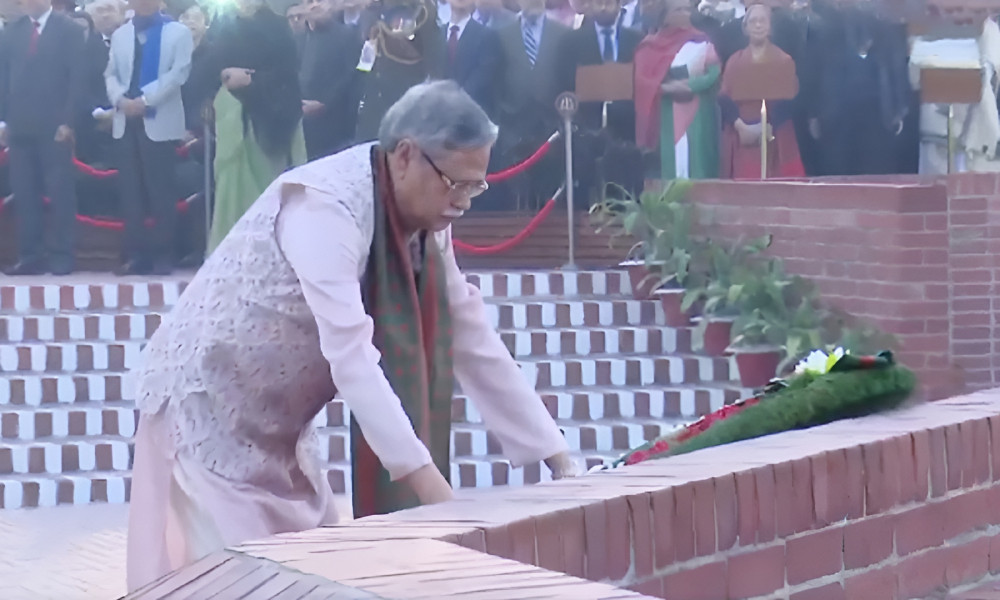 জাতীয় স্মৃতিসৌধে মহান বিজয় দিবসে বীর শহীদদের প্রতি রাষ্ট্রপতির শ্রদ্ধা
