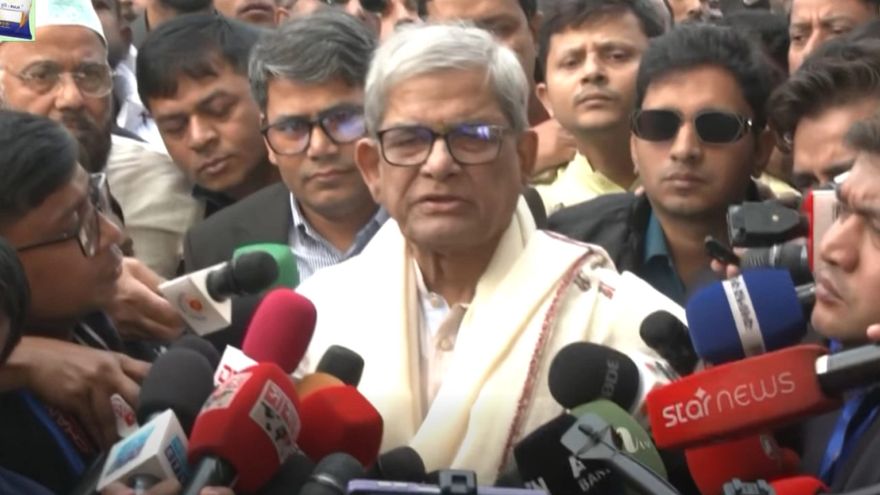 তারেক রহমানের সমাধিতে শ্রদ্ধা নিবেদন ও গণতান্ত্রিক প্রত্যাশা প্রকাশ