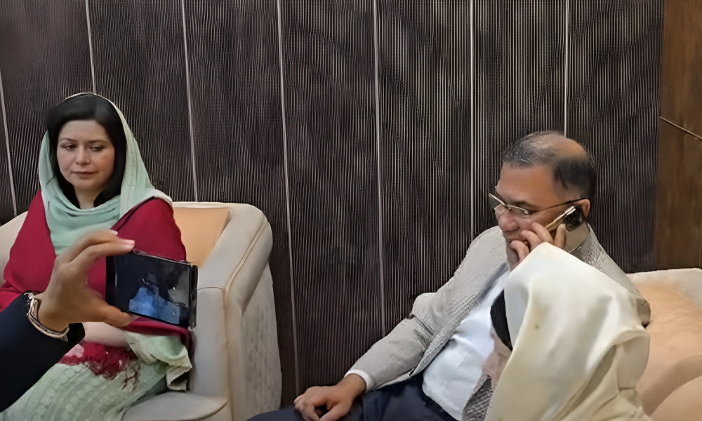 ঢাকায় পৌঁছেই প্রধান উপদেষ্টার সঙ্গে ফোনালাপে তারেক রহমান