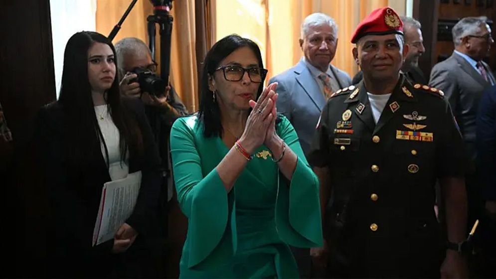 ভেনেজুয়েলা‘তে ডেলসি রদ্রিগেজের শপথ ও মাদুরো ও স্ত্রীর মামলা কার্যক্রম শুরু