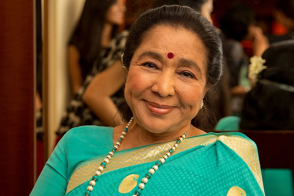 আশা ভোঁসলের সংগীতজীবন ও রন্ধনসংস্কৃতির বহুমাত্রিক পথচলা