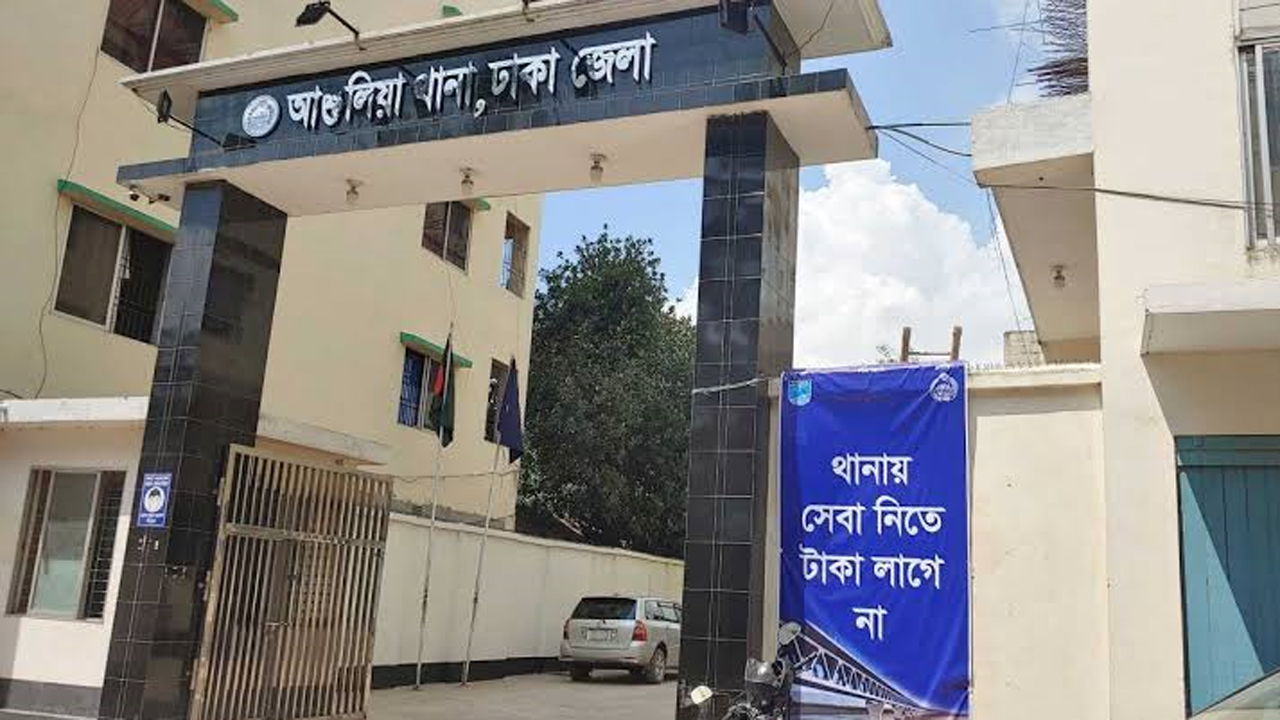 আশুলিয়ায় আসামি ধরতে গিয়ে পুলিশের ওপর হামলা, দুই সদস্য আহত