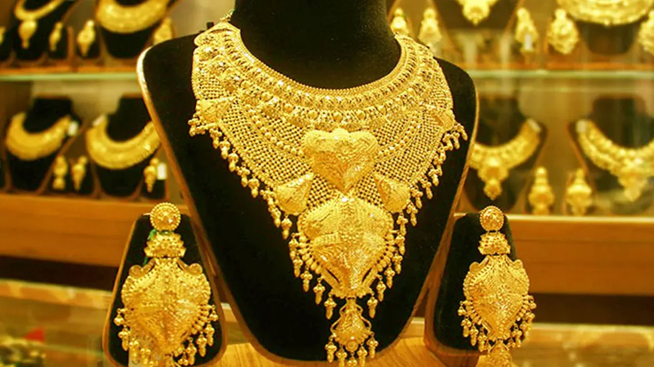স্বর্ণের দাম আজ নতুন উচুঁতে, রুপার দামও বেড়েছে