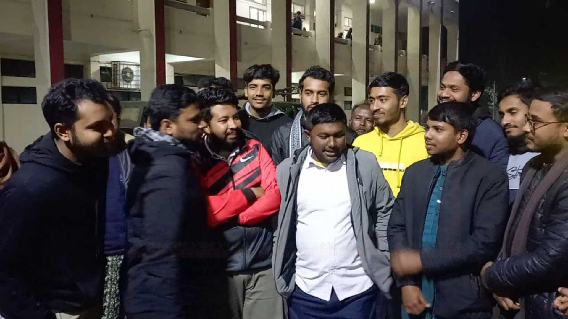 পঞ্চগড়ে লাঠিচার্জের ঘটনায় প্রশাসনের দুঃখ প্রকাশ, শিক্ষার্থীদের আন্দোলন প্রত্যাহার রংপুর