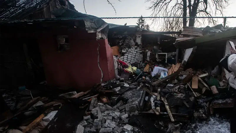 রাতভর ইউক্রেনে রুশ ড্রোন হামলা: নিহত ২, বিদ্যুৎ অবকাঠামো ক্ষতিগ্রস্ত